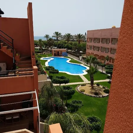 Paraiso: Beachfront Penthouse With Private Rooftop Pool * Vera