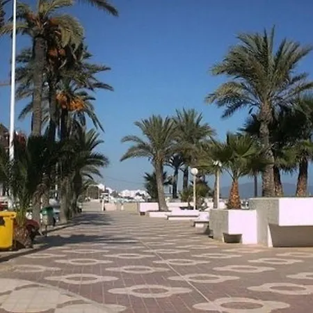 Paraiso: Beachfront Penthouse With Private Rooftop Pool * Vera