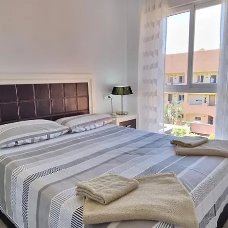 Apartment Paraiso: Beachfront Penthouse With Private Rooftop Pool *
