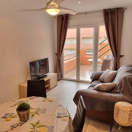 Paraiso: Beachfront Penthouse With Private Rooftop Pool * Vera