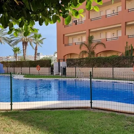Paraiso: Beachfront Penthouse With Private Rooftop Pool Apartment *